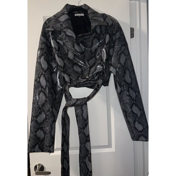 LaQuan Smith Teddy Bear Python-Print Jacket - Picture 8 of 12